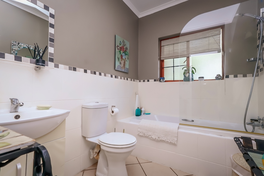 3 Bedroom Property for Sale in The Coves North West